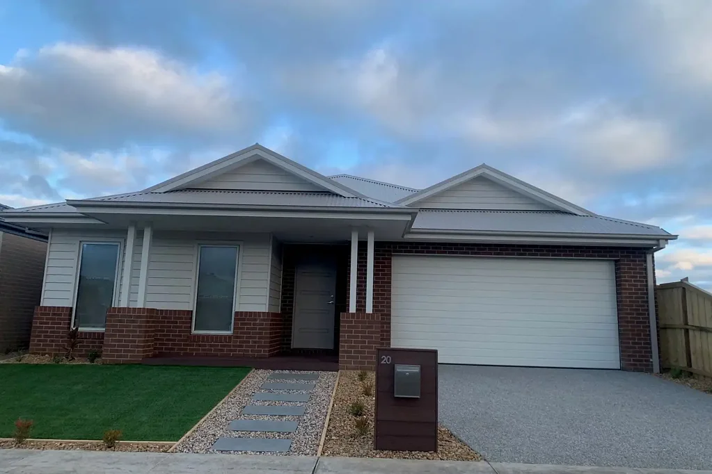 QUALITY BUILT AS NEW HOME, IN A GREAT LOCATION