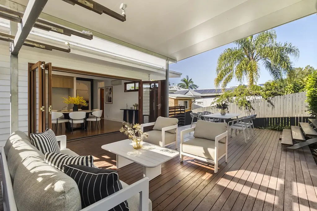 New Farm 3部屋 At the heart of the home is effortless family living with modern luxury in the heart of New Farm.
