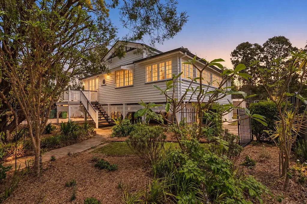 Sadliers Crossing 2कमरा Charming Queenslander on 4,067m² of Absolute Riverfront – A Rare Lifestyle Opportunity