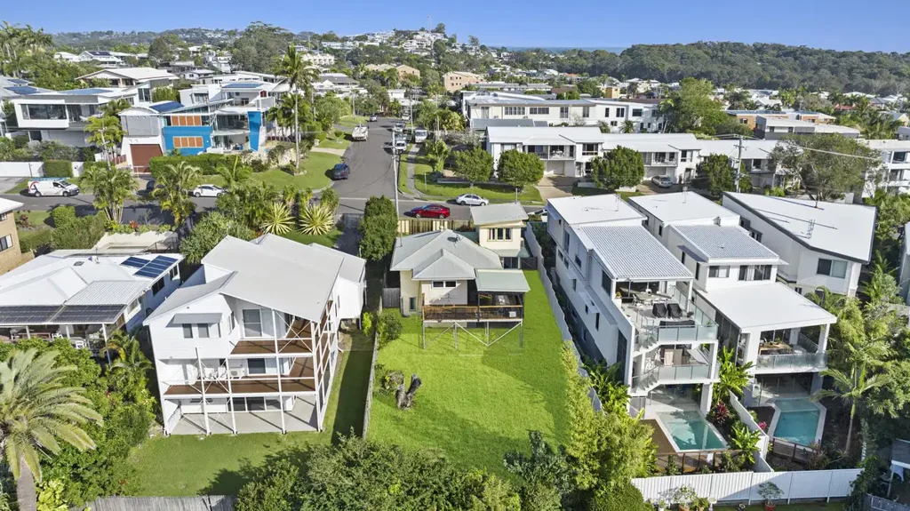Alexandra Headland 4房  One of Alexandra Headland's Rarest Development Opportunities
