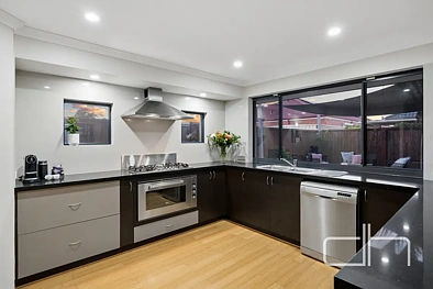 ਰਸੋਈ - 7 Russell Road, Madeley, WA 6065
