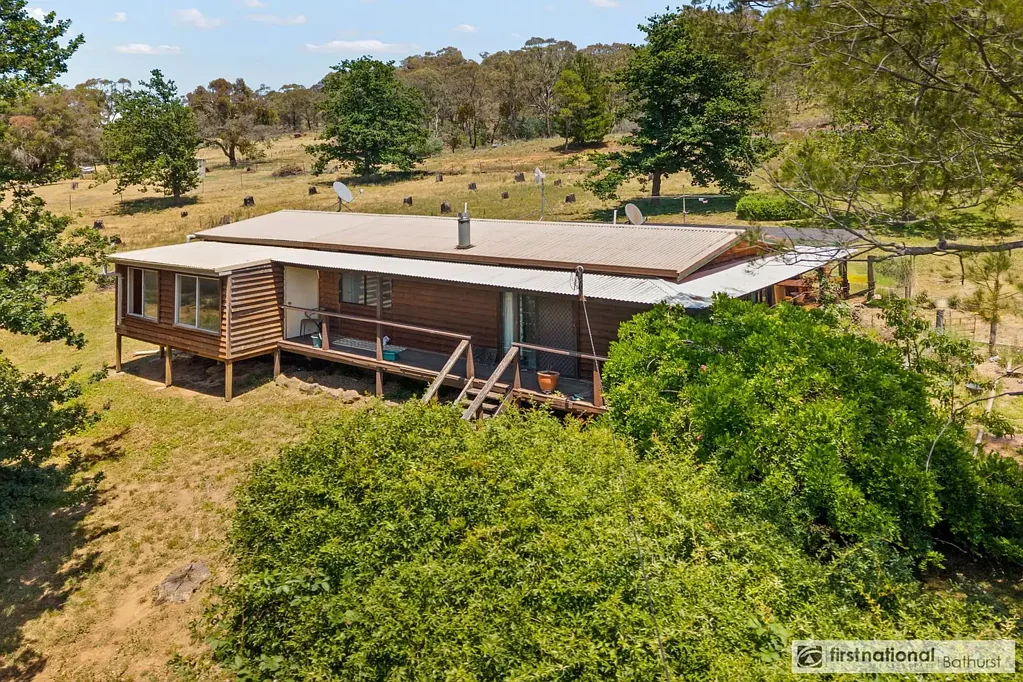 Wattle Flat 2침실 Country Lifestyle with Dual-Occ & Subdivision Potential