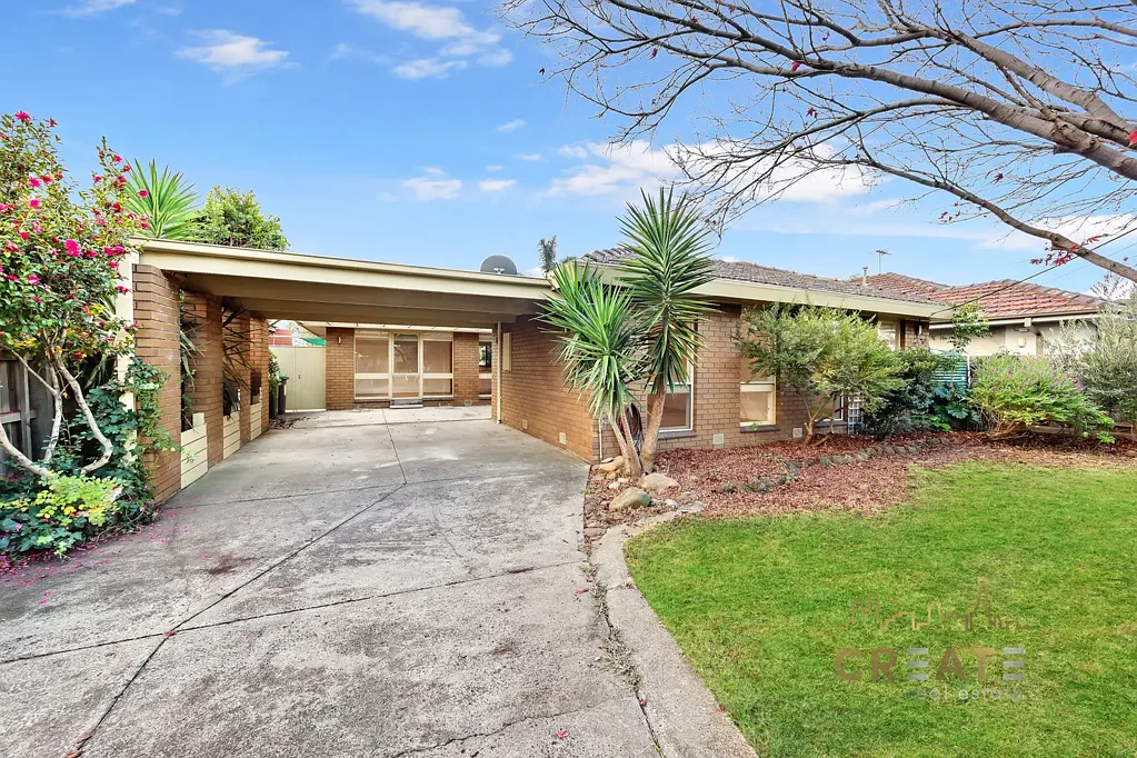 FAMILY HOME IN SUNSHINE WEST