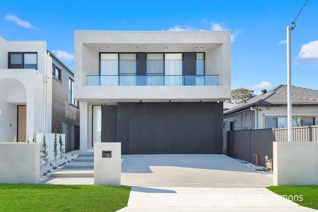 Birrong 5બેડરૂમ Architectural Luxury and Exceptional Family Living