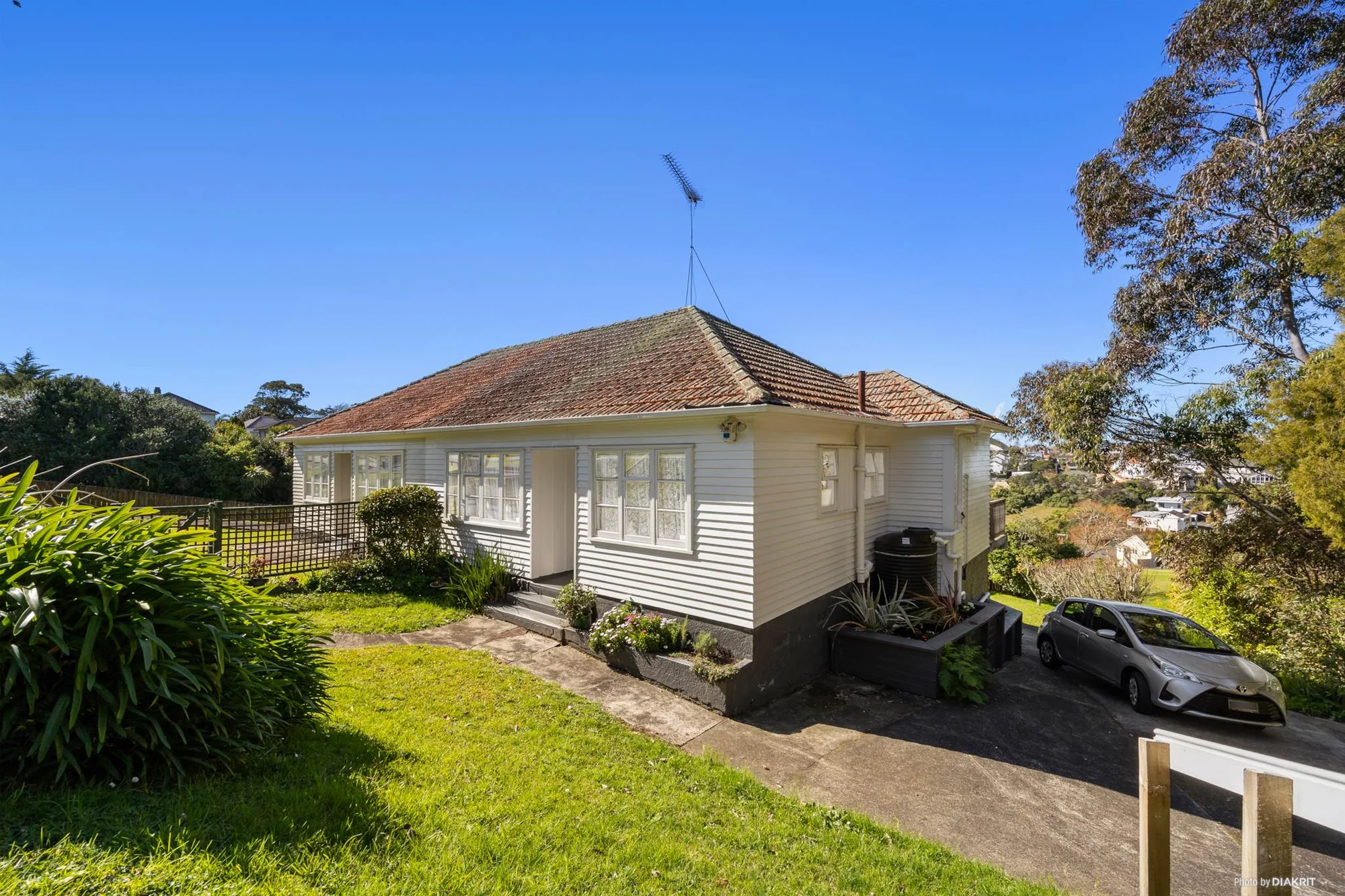 Orakei 2房  Affordable Ex-State with Sea Views on 689m²