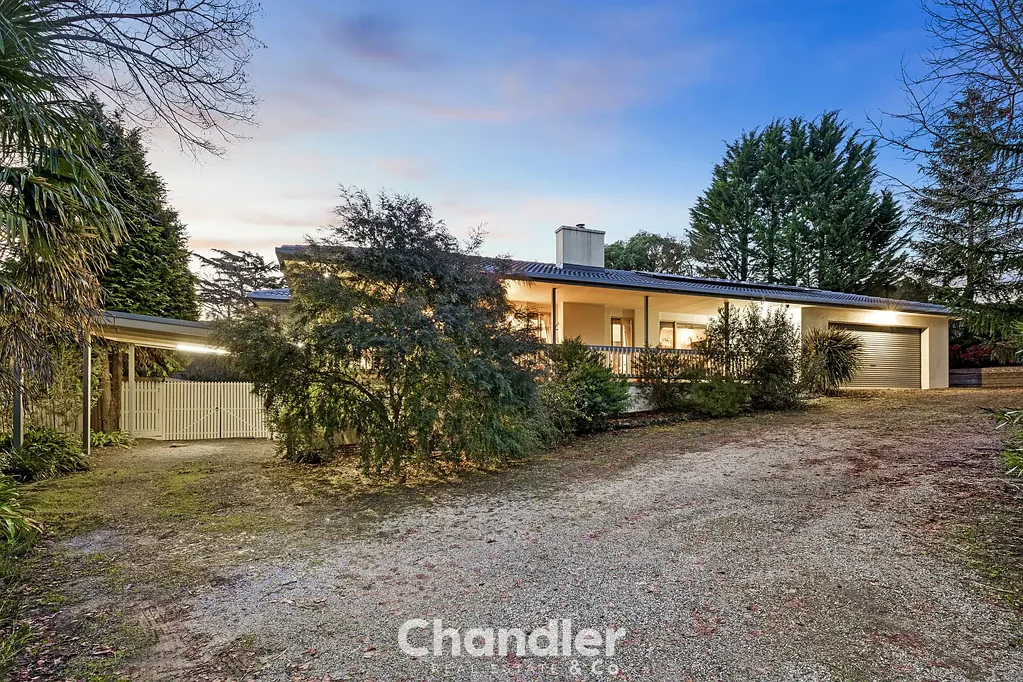 Monbulk 4房  Family Space, Stunning Gardens & Endless Lifestyle Appeal