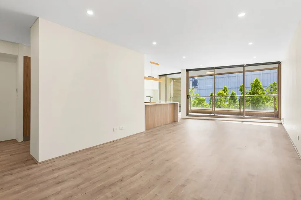 Stunning harbourside three bedroom residence