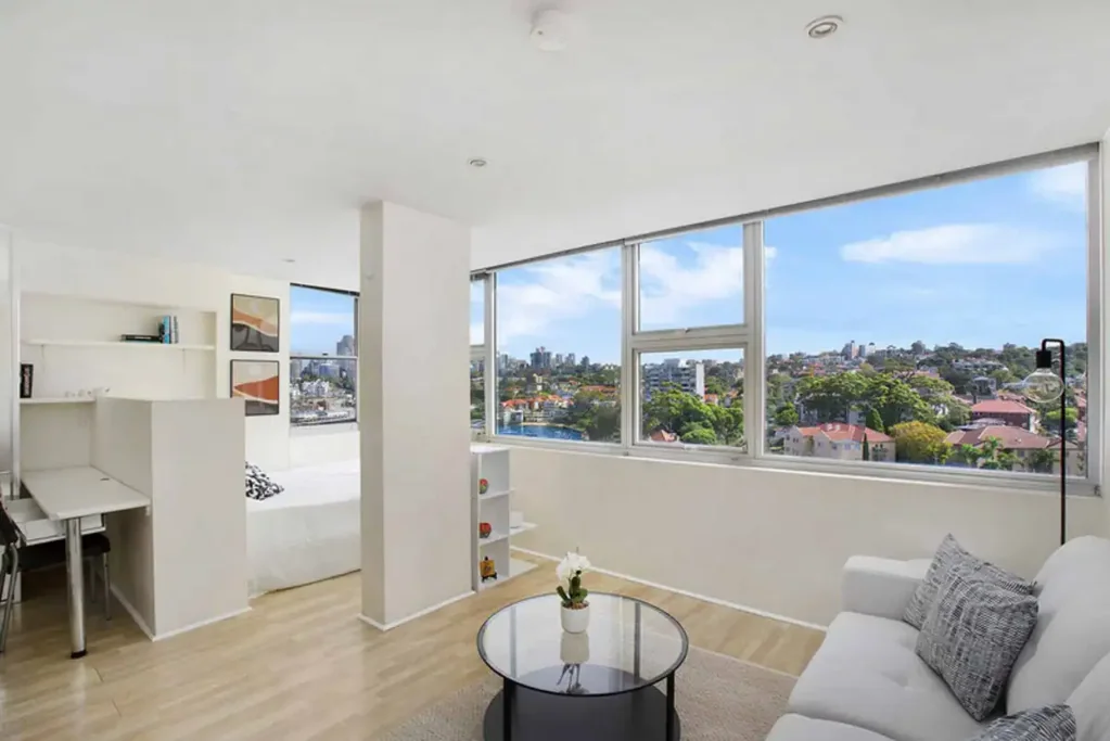 Spectacular Harbour Views in a Chic Kurraba Point Studio