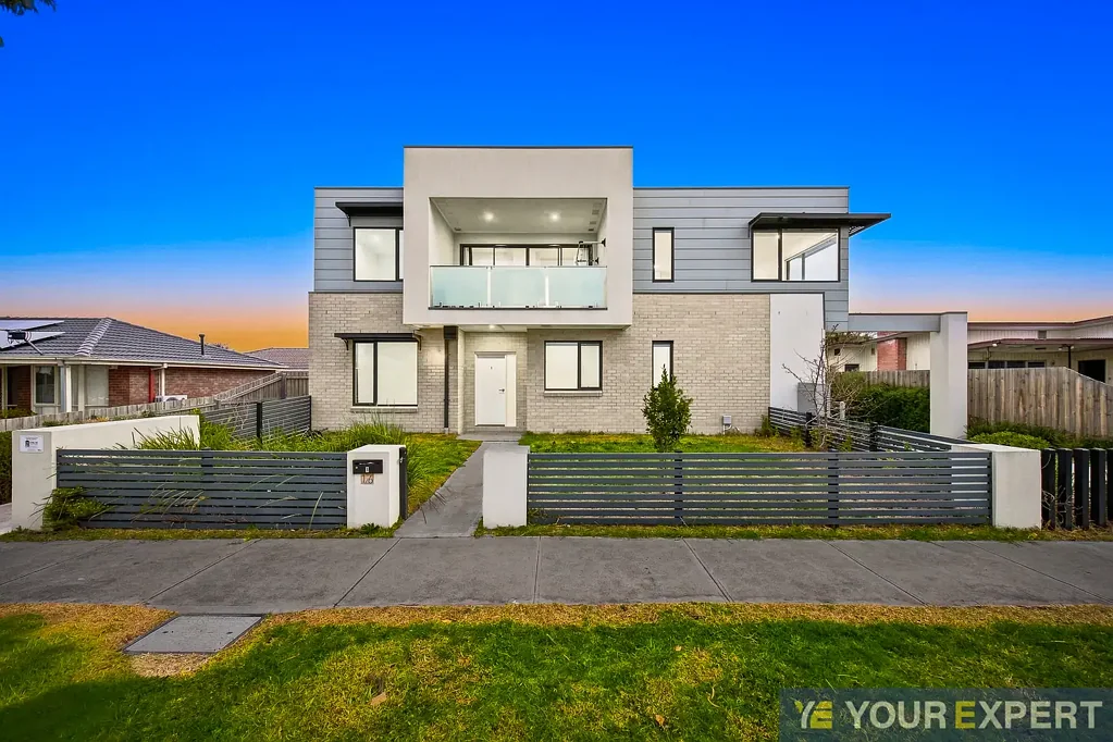 Cranbourne 2房 现代奢华，坐拥迷人美景，尽享卓越便利 Contemporary Luxury with Stunning Views and Exceptional Convenience