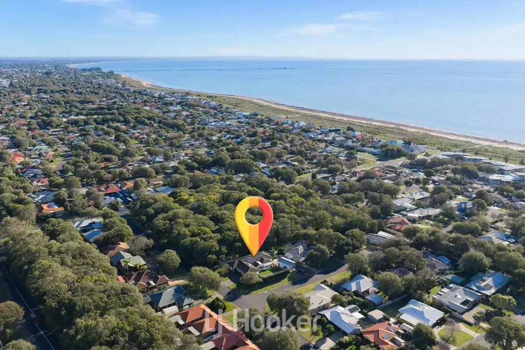 Geographe 4Zimmer Spacious Family Entertainer with Pool, Workshop & Room for Everything - Walk to