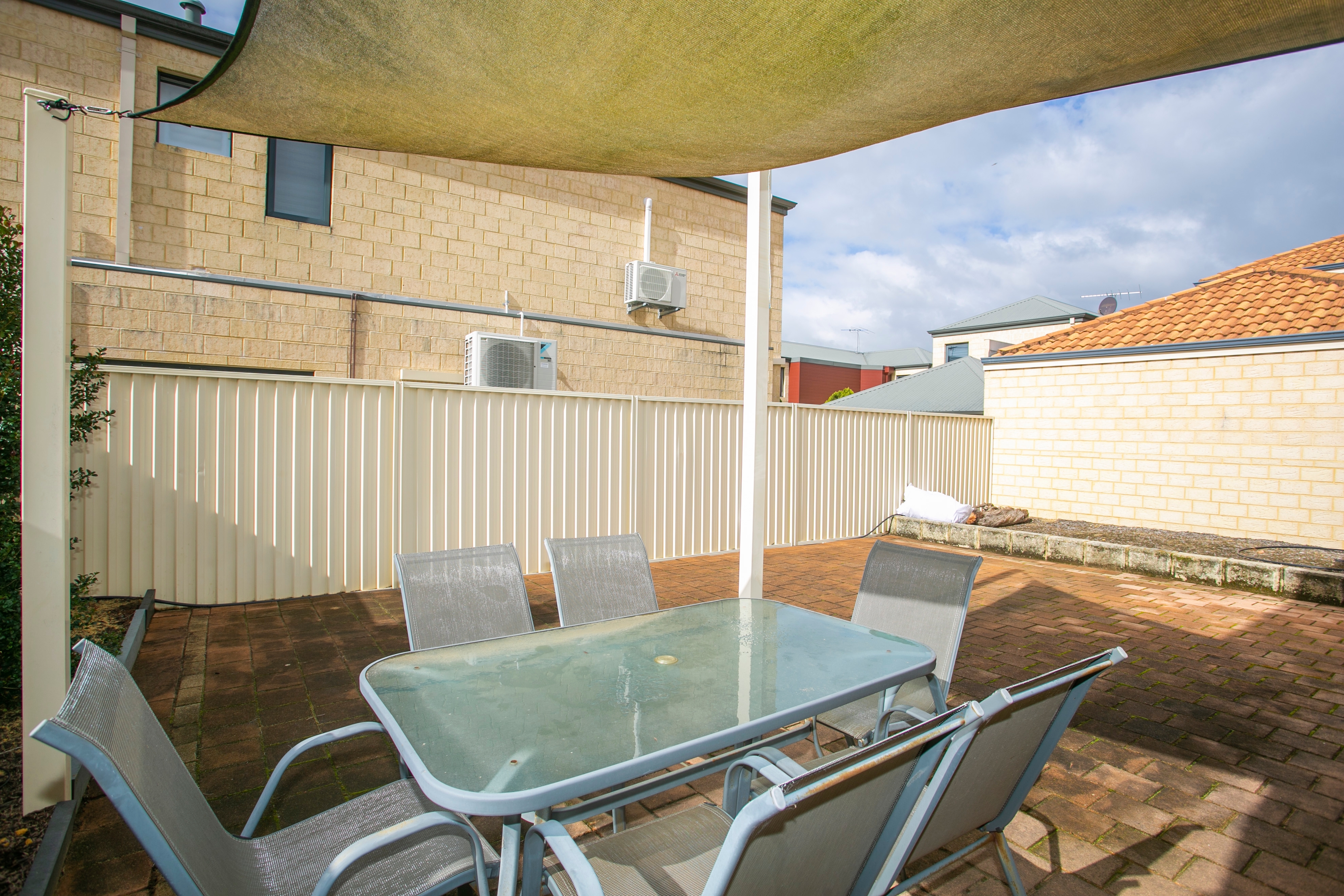 26-28 KIMBERLEY ST, BELMONT WA 6104, 0 rūma, 0 rūma horoi, Townhouse