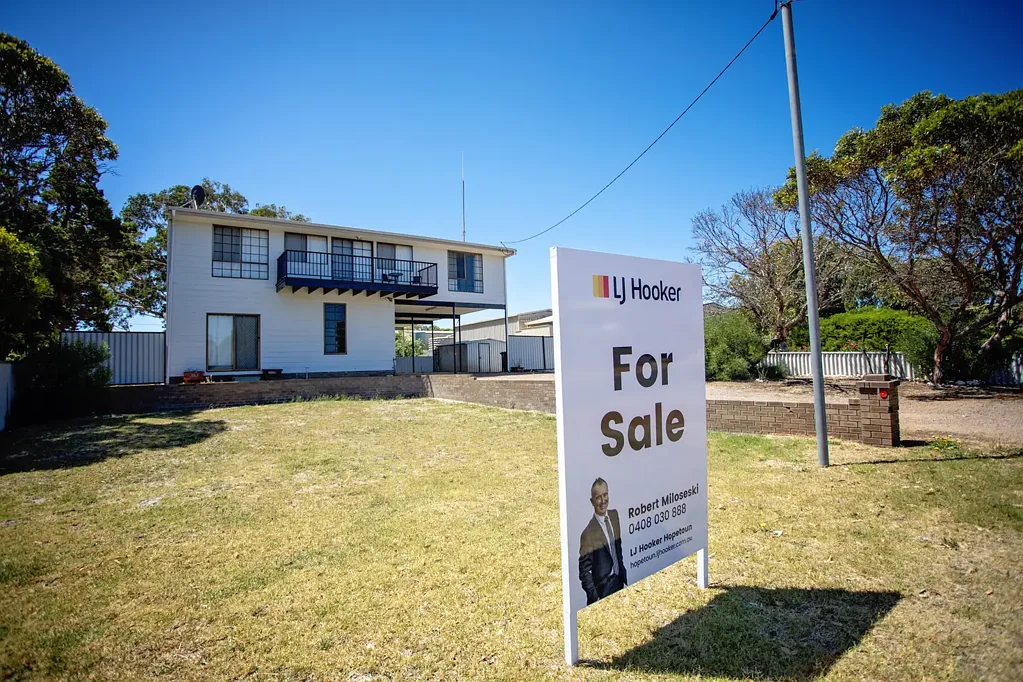 Hopetoun 4房  Sell with Robert Miloseski!! 2 Storey home with ocean views!!