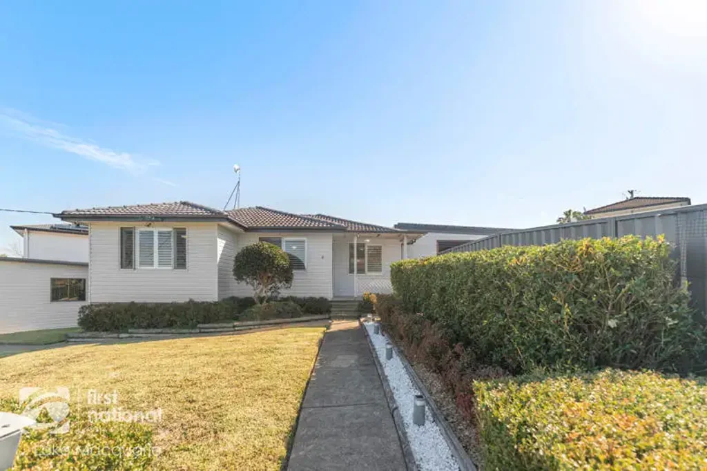 4 Renfrew Crescent, Edgeworth, NSW 2285