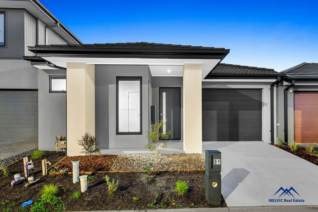 89 Fairground Promenade, Berwick, VIC 3806