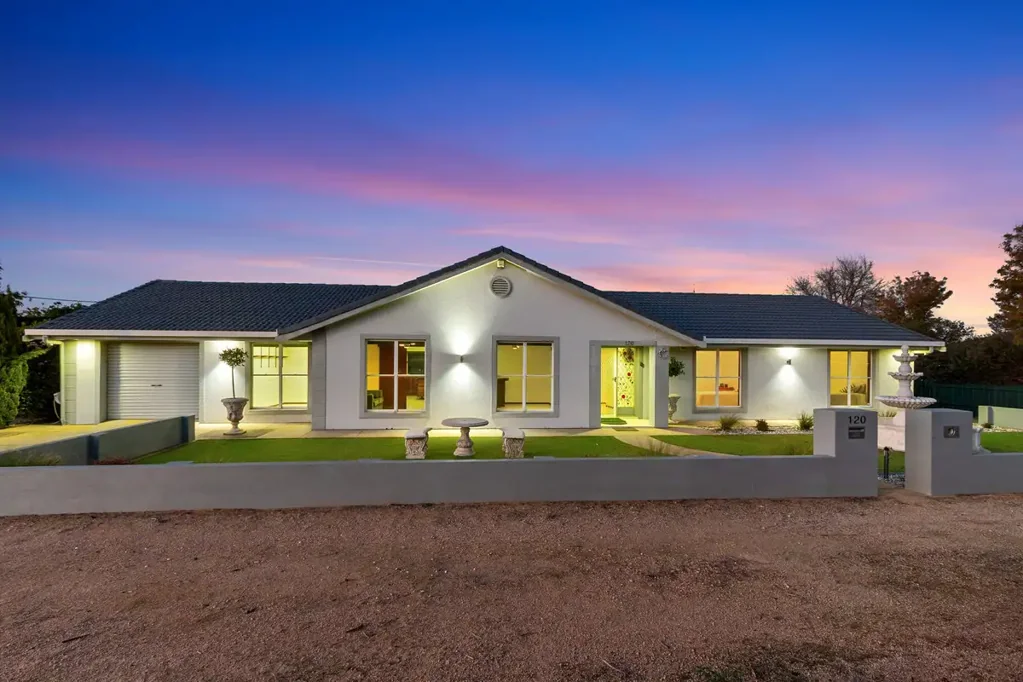 120 Bay Road, Moonta Bay, SA 5558