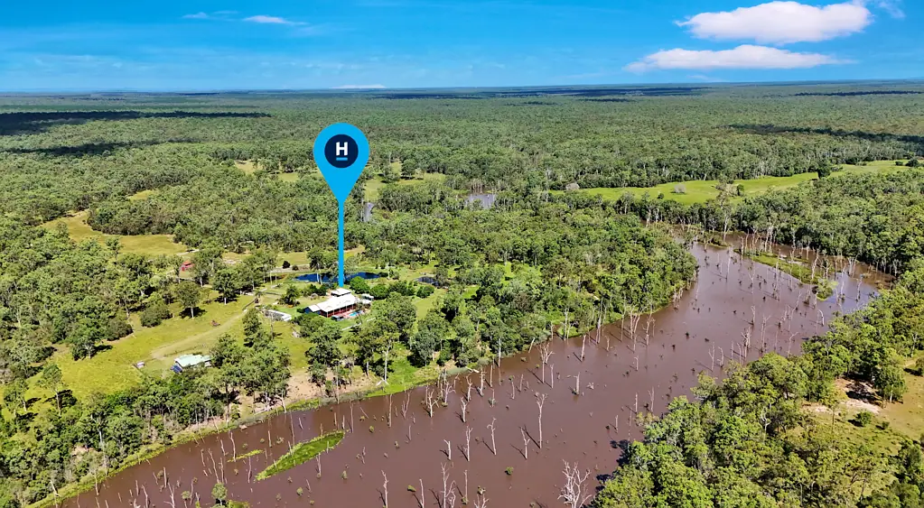 Torbanlea 7 Bedroom 240 Acres - Stunning 5 Bedroom Home - Burrum River Frontage