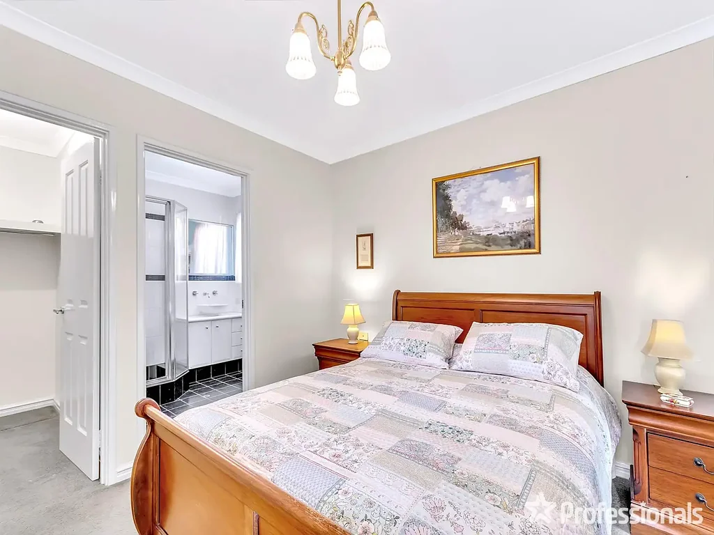 Beckenham 3 Bedroom Prime location, stunning Villa!