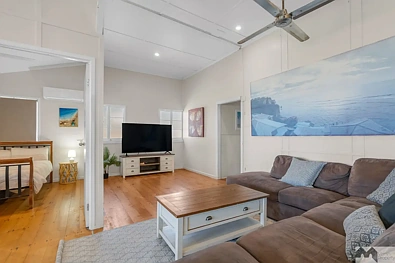 165 O'Shea Esplanade, Machans Beach, QLD 4878, 3房, 2浴, House