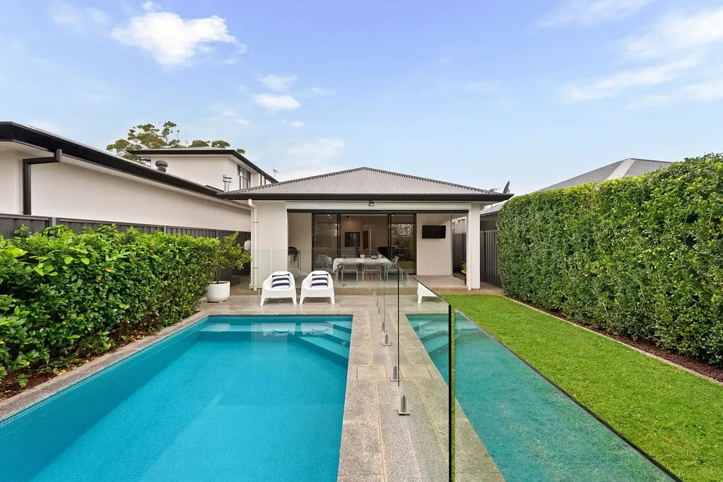 Warradale 4ਬੈੱਡਰੂਮ Bring on summer; a custom family entertainer in Warradale's lifestyle sweet spot…