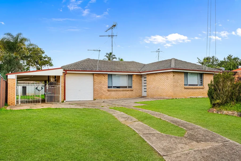 Colyton 5房  Dual Living Delight: The Perfect Family Anchor or Investor Gem!