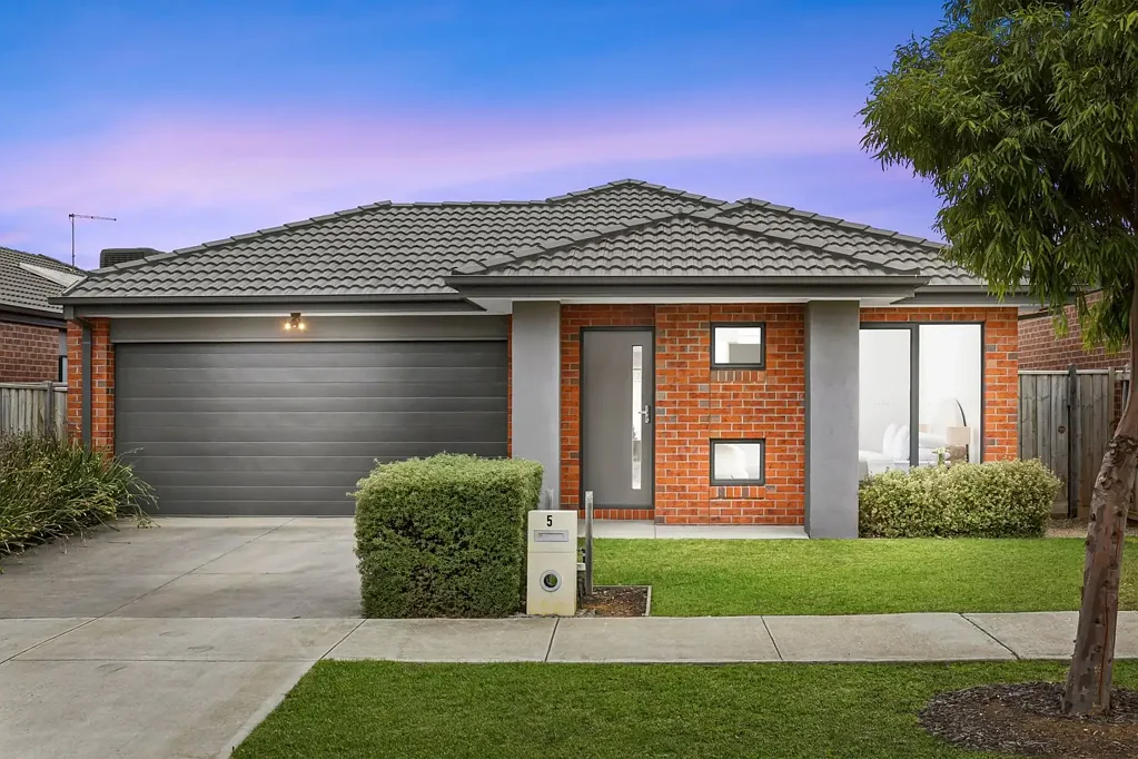 5 Honeyeater Way, Mount Duneed, VIC 3217