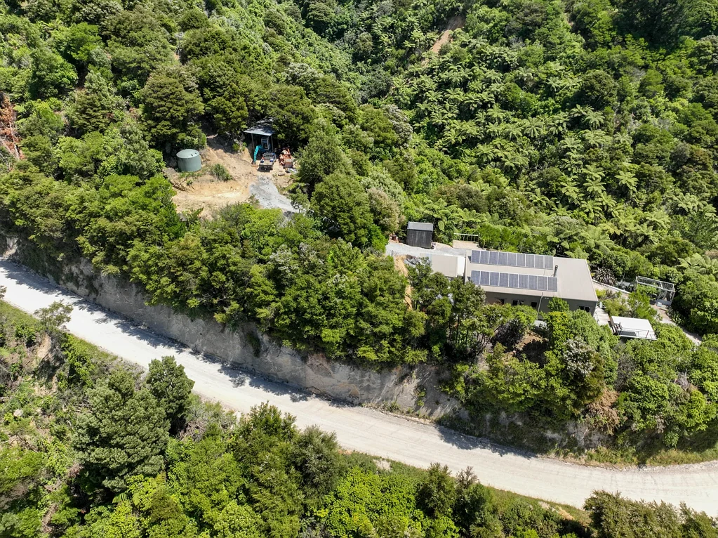 Wainui Bay Off grid slice of Golden Bay paradise