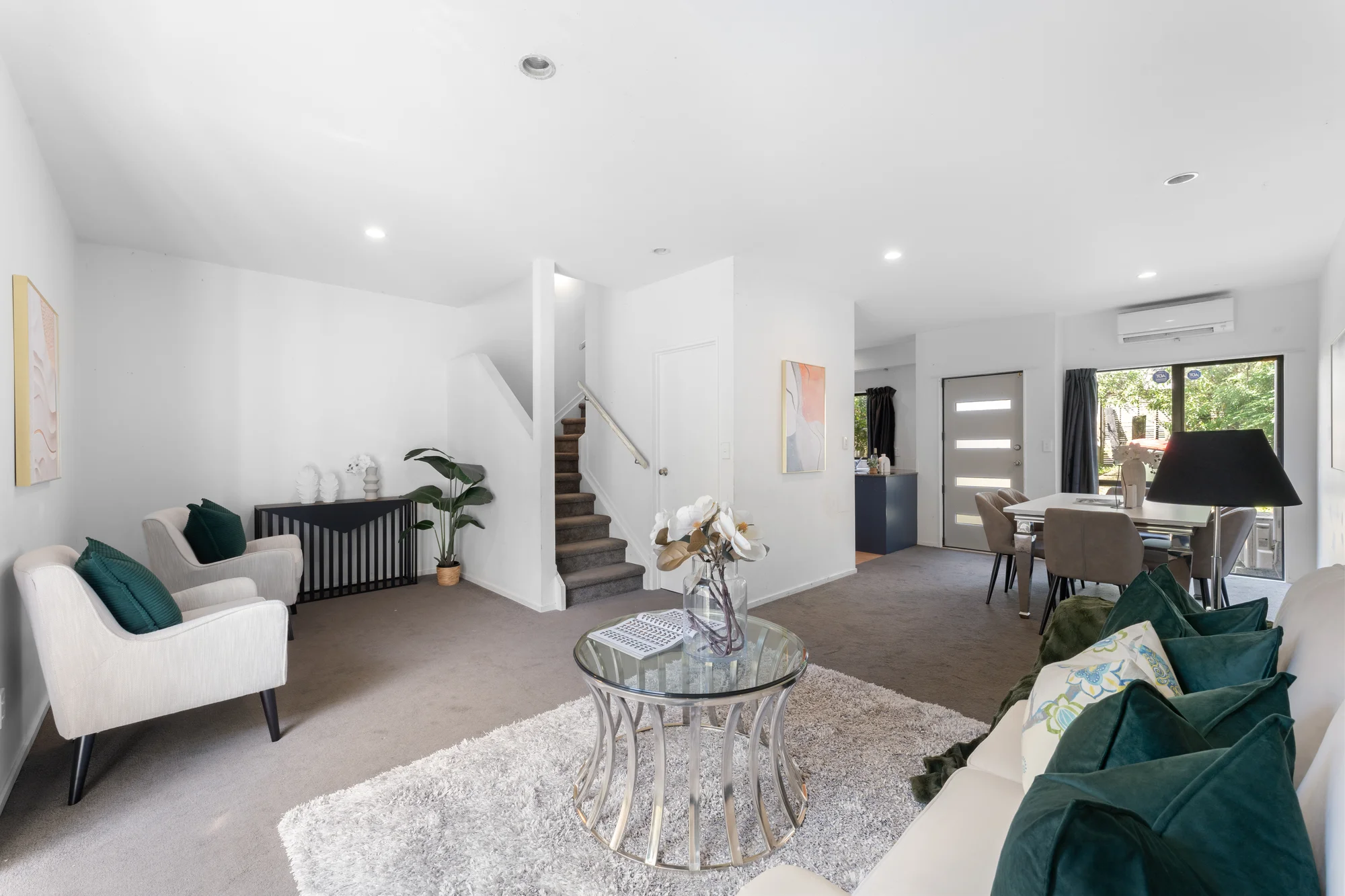 Henderson 3chambre Vendor Must Sell! 7% Approx. Gross Yield !