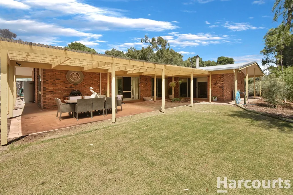 Quantong 4 Bedroom Family Home on Acres in Quantong