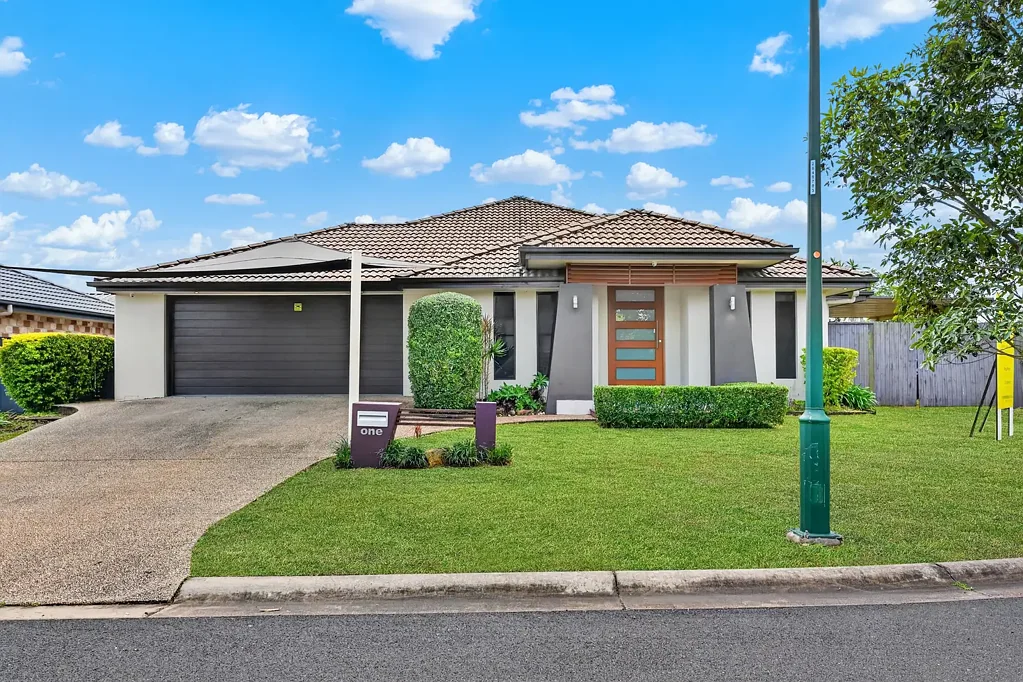 Loganholme 4房 受托人指示出售！ Trustee Instructs Sale!