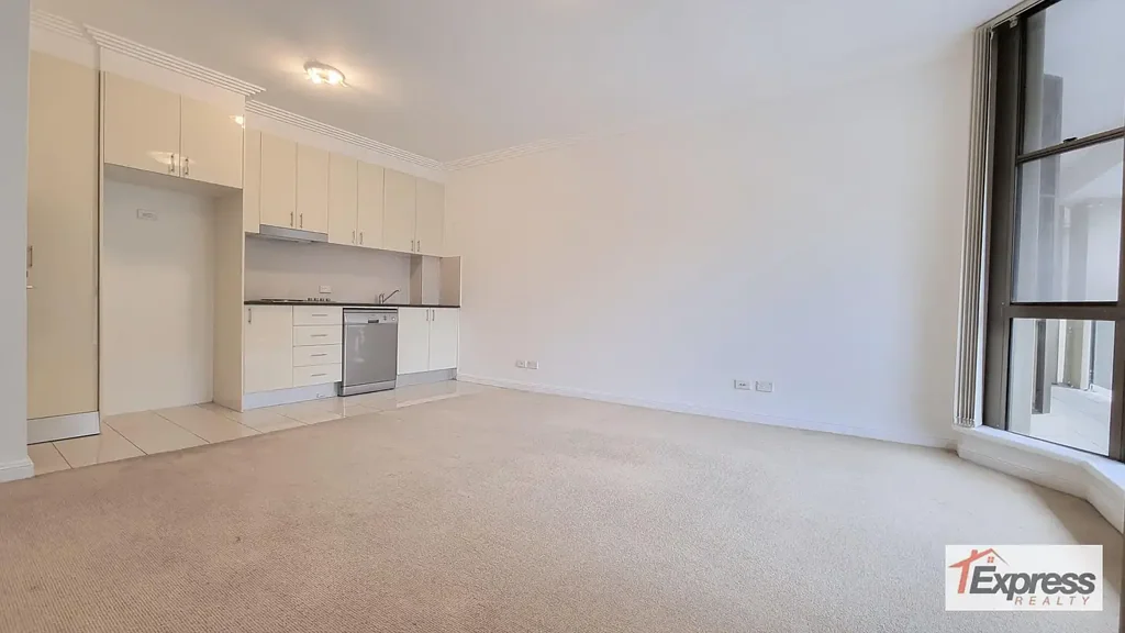 ONE BEDROOM APARTMENT WITH PARKING