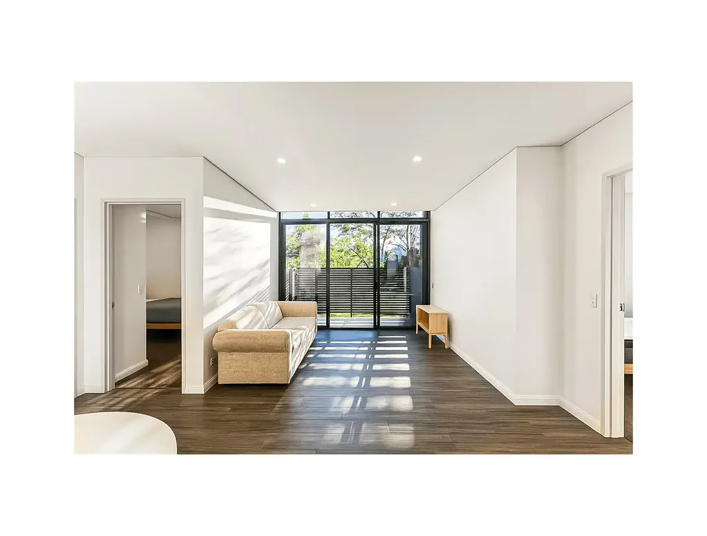 Spacious 2B2B1C Apartment with furniture in the Heart of Rosebery for rent