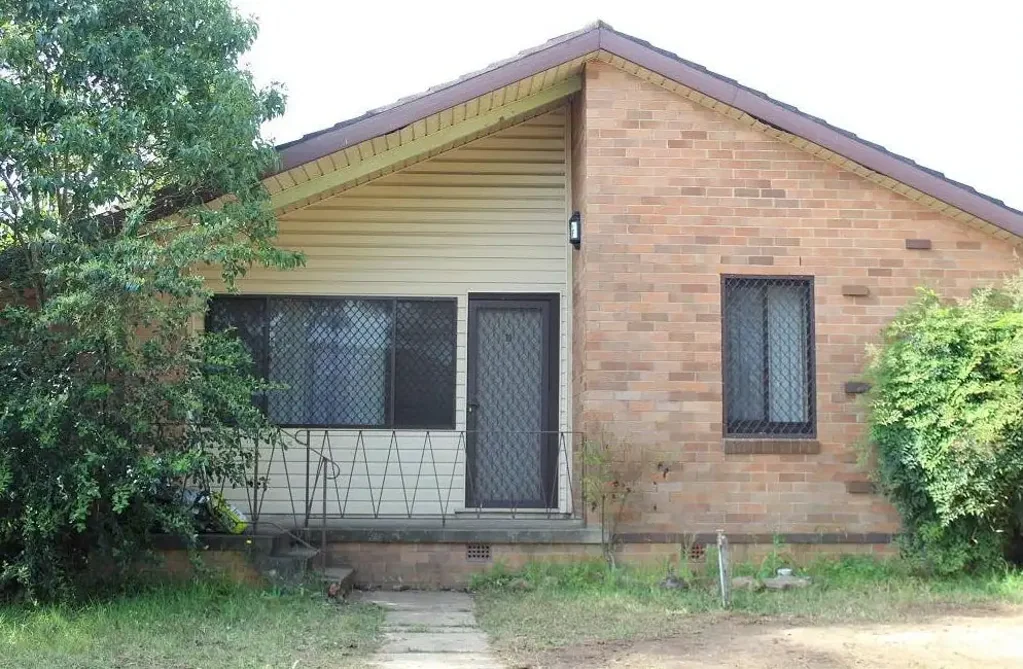 4 Bedrooms Spacious and ideally located Family Home