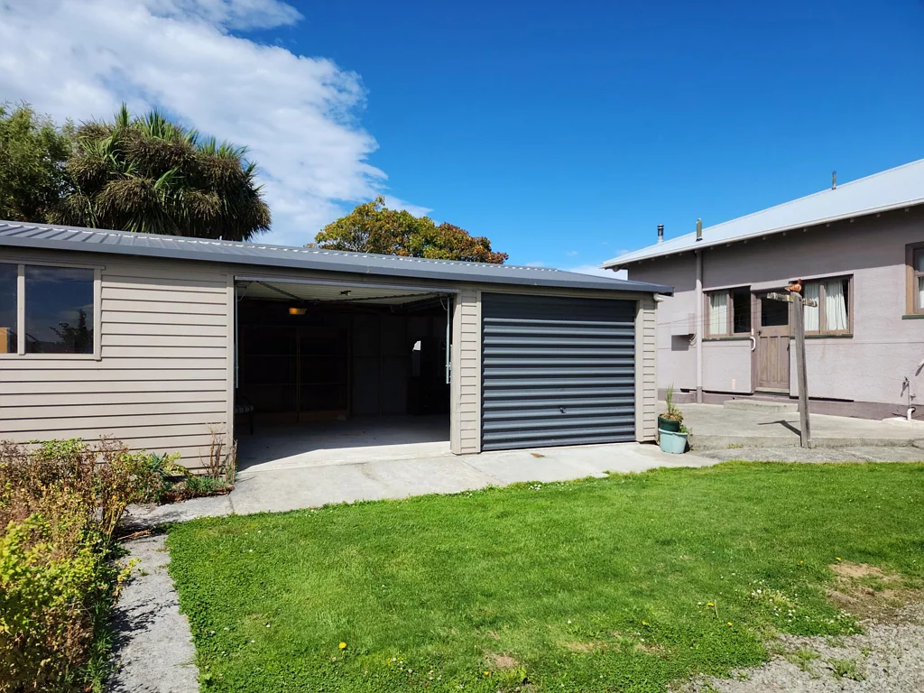 Seaview 3 Slaapkamer Large 3 bay Garage/Workshop & Parking