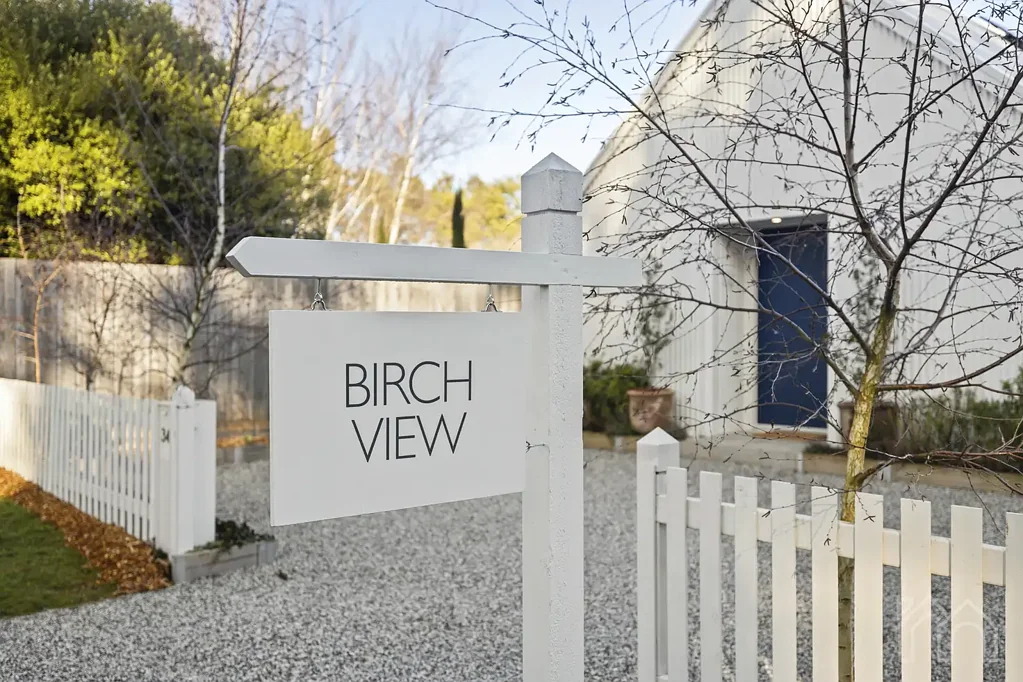 Trentham 2房  Birch View — A Considered Country Escape
