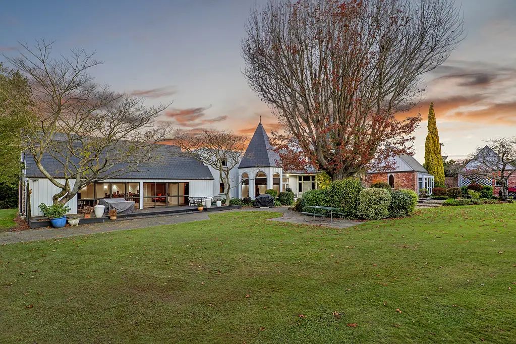 Yaldhurst  Two dwellings, land and a wealth of options