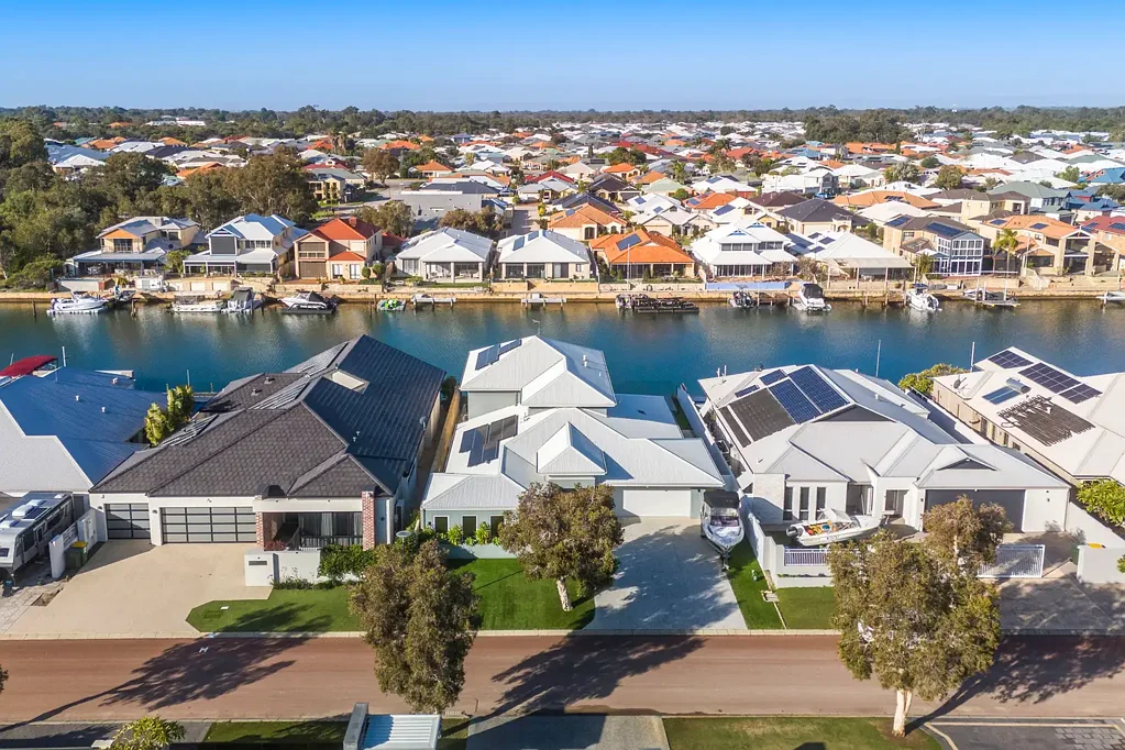35 Erins Isle, Dudley Park, WA 6210