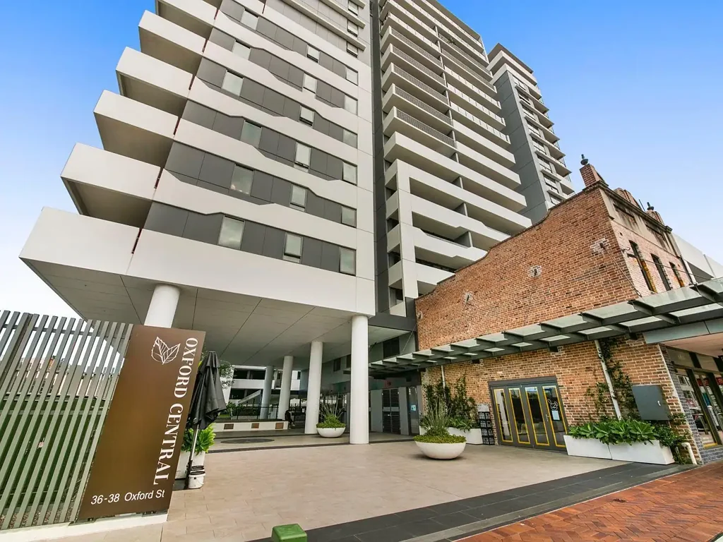 Walking distance to Epping station and shops
