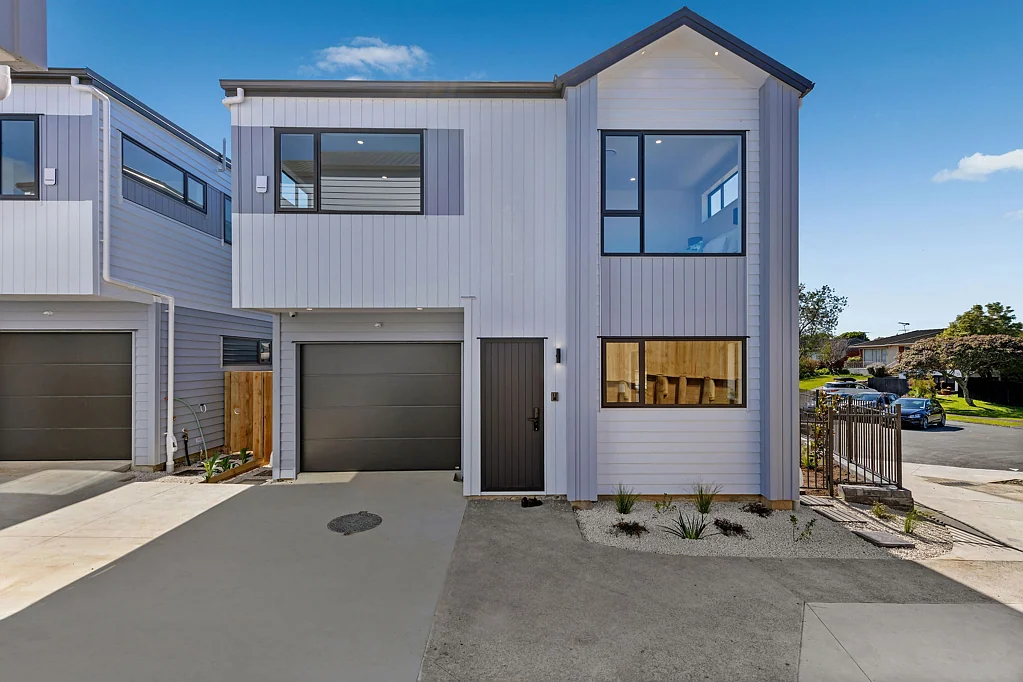 Botany Downs 4部屋 Brand New Homes, Brilliant Location