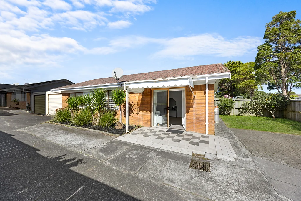 Bucklands Beach 2ਬੈੱਡਰੂਮ AUCTION THIS TUESDAY |  6PM TUES 9 SEPT @ BBYC