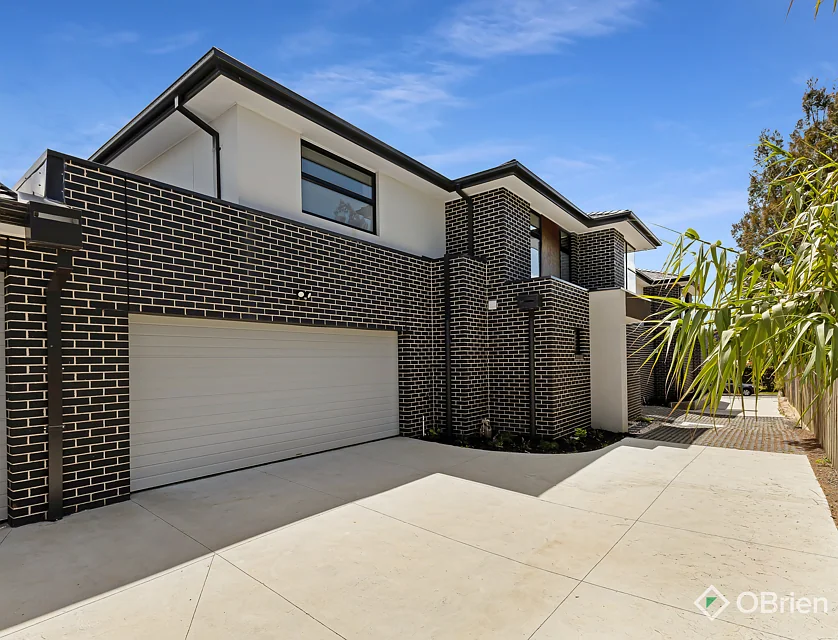2/15 Edinburgh Road, Bayswater, East Melbourne, 3 chambres, 3 salles de bain, Townhouse