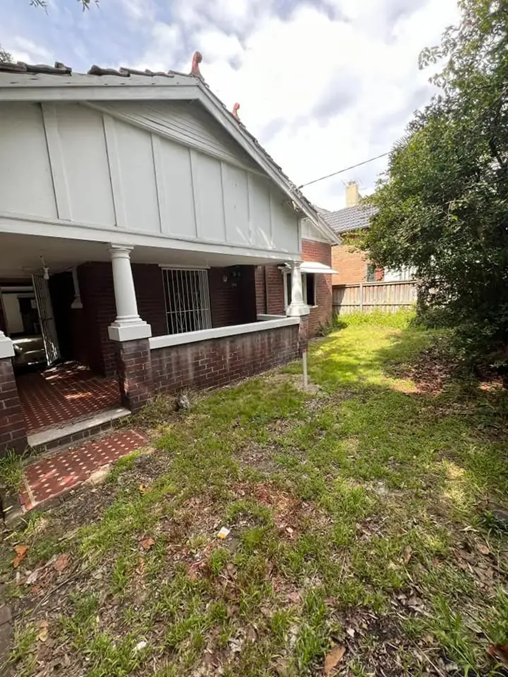 Spacious Furnished 4-Bed House Randwick