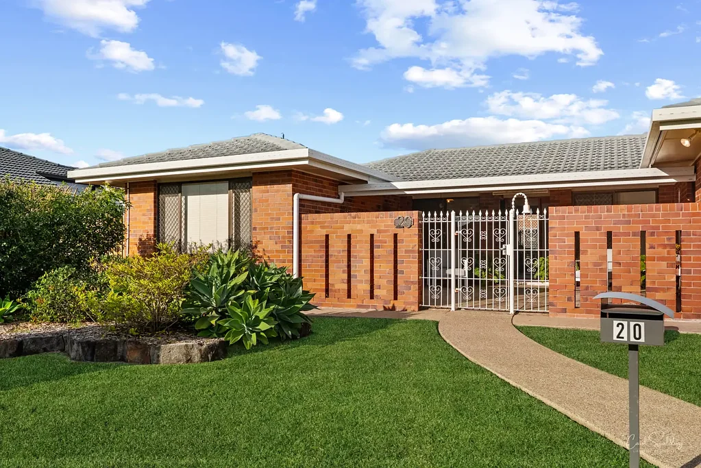 Carindale 3房  多功能空间，在黄金卡灵代尔地段拥有无限可能  Versatile Spaces, Endless Possibilities in a Prime Carindale Pocket