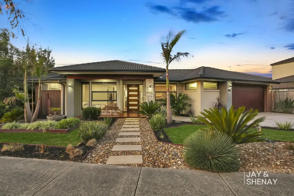 12 Silverstrand Street, Narre Warren South, VIC 3805