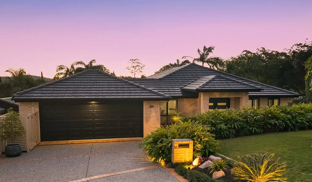 Mackenzie 4chambre Fully Renovated Family Home On Large Block - Mansfield State High Catchment