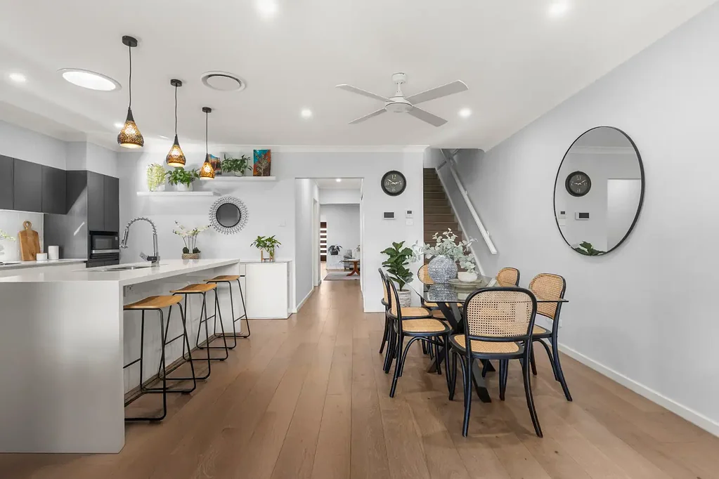 Caringbah 4ਬੈੱਡਰੂਮ Spacious Family Haven in a Sought-After Location