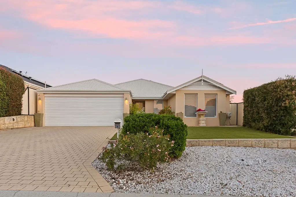 Clarkson 3 Bedroom Stunning 3 bedroom 2 bathroom on 453sqm land