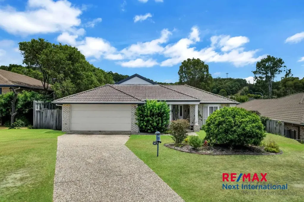 Upper Coomera 4房  Spacious Family Living on 681m² with Four-Car Accommodation in Prime Upper Coomera Location