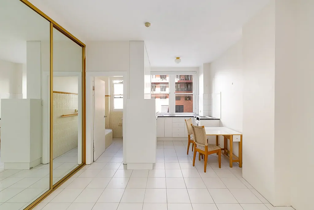 Art Deco studio in the heart of village