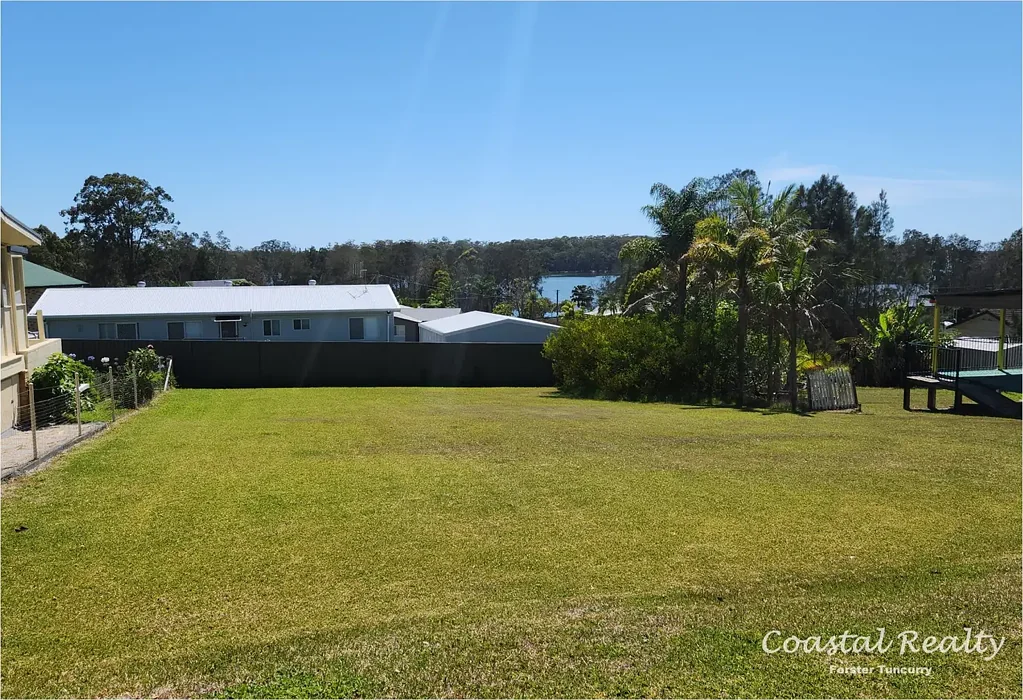 Coomba Park Easy build blank canvas close to waterfront