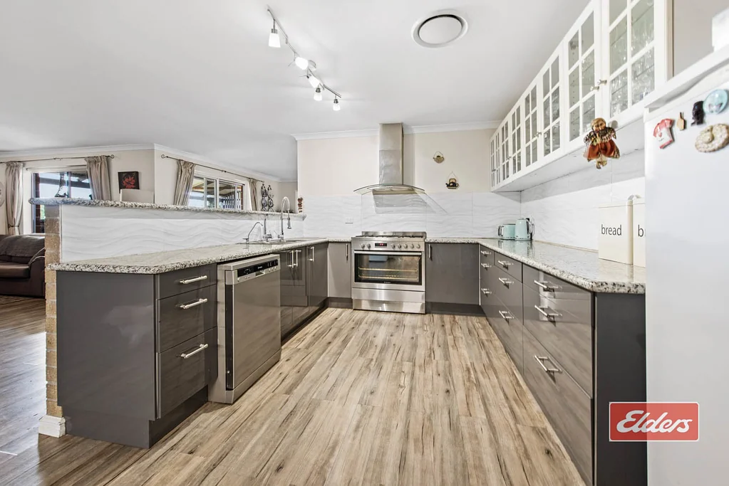 32 Dorset Drive, Deepdale, WA 6532